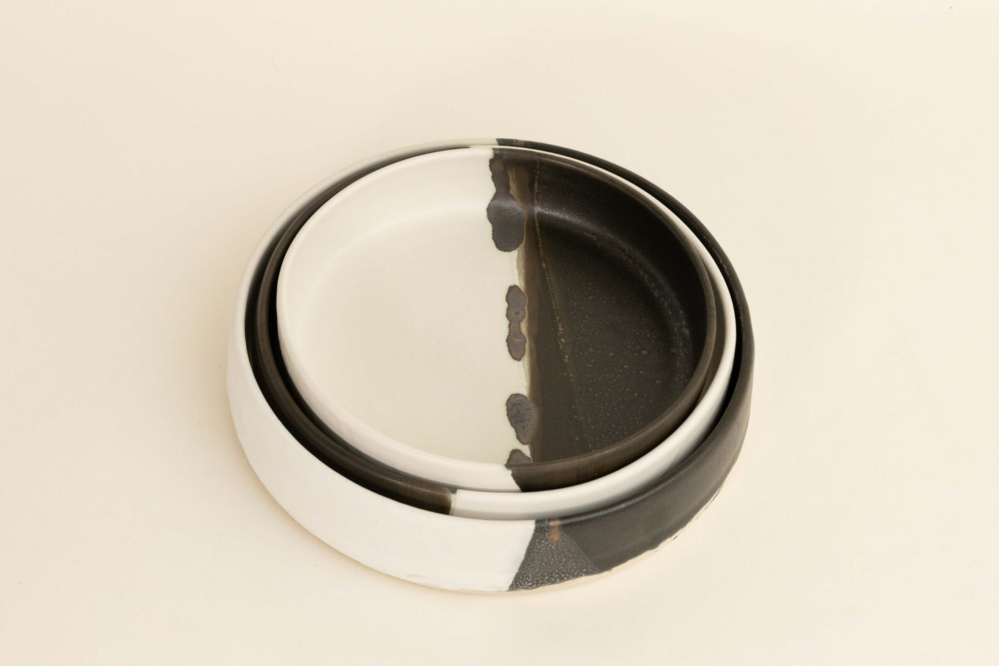 Black & White Sidewall Platter